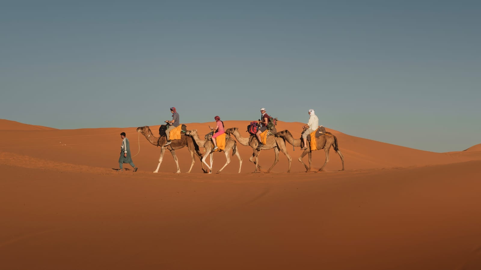 Tour de 4 días al desierto: De Marrakech a Merzouga pasando por kasbahs y dunas